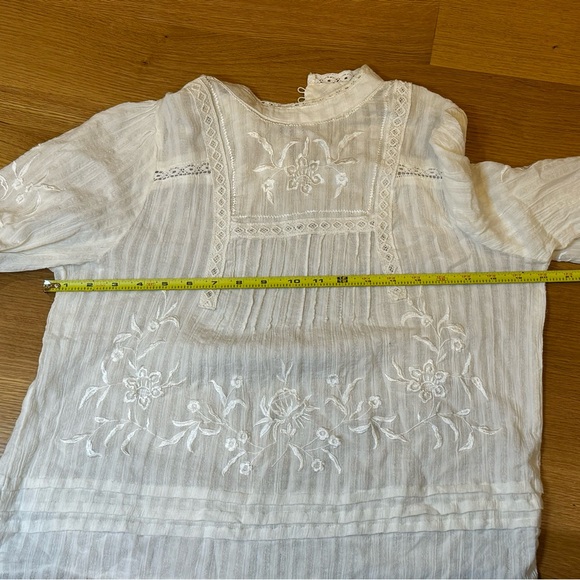 Jennifer & Grace White Lace Top Size Small - Picture 3 of 4